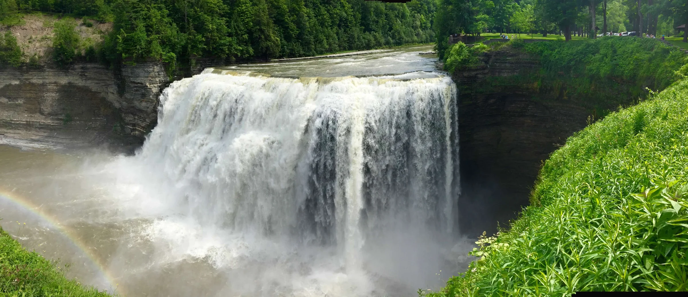 The panorama from the Canadian side — this is the angle that makes the Horseshoe Falls make sense